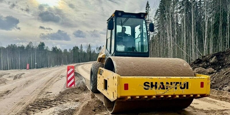 ру. льговский поворот 1 курск. следующую дорожное. укладывают асфальт. ремонт дороги.