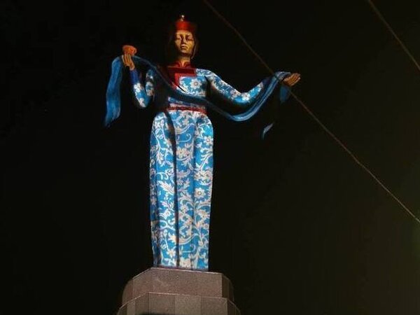 бурятский костюм женский. монгольский танцор. хадак тибет. танец с хадаками бурятский. бурятский хадак.