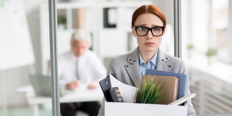 Причины увольнения госслужащих. Увольнение работника. Увольнение по инициативе работодателя схема. Кадровая практика. Практика увольнений.