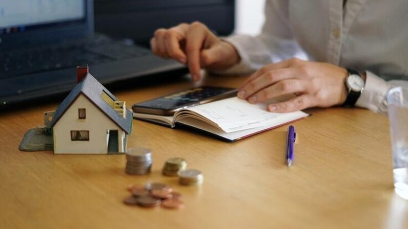 Банк деньги. Увеличение зарплаты. Выплата 10 тысяч на ребенка. Россиянам заплатят. Повышение тарифов жкх.