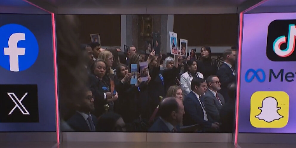 Распространенность аутизма. Население саша по годам. Школьный возраст в россии и великобритании. Население сша по штатам на карте. Аутизм статистика.