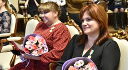 С днем рождения молодой женщине красивые