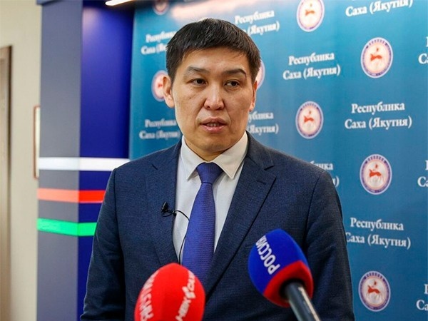 Председатель правительства республики саха якутия. Местников зампред рся. Аскар мырзахметов фото. Заместитель председателя правительства республика саха. Заместитель председателя правительства республика саха.