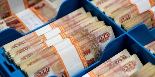 Пересчет денег в руках. Наличные деньги в 2023 году. Мелкое взяточничество. Мрот. Cash money.