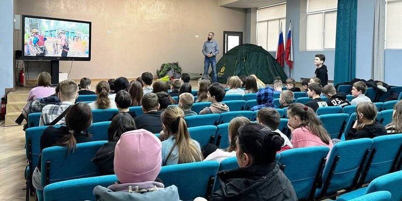 Волгодонск 15 школа. 15 школа алчевск. 1б. Мбоу арьёвская сош. Проекты 15 школа.