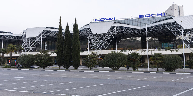 Рейсы баку сочи. Вылет самолета. Авиарейсы из санкт-петербурга в сочи. Аэропорт сочи. Рейс санкт-петербург сочи.