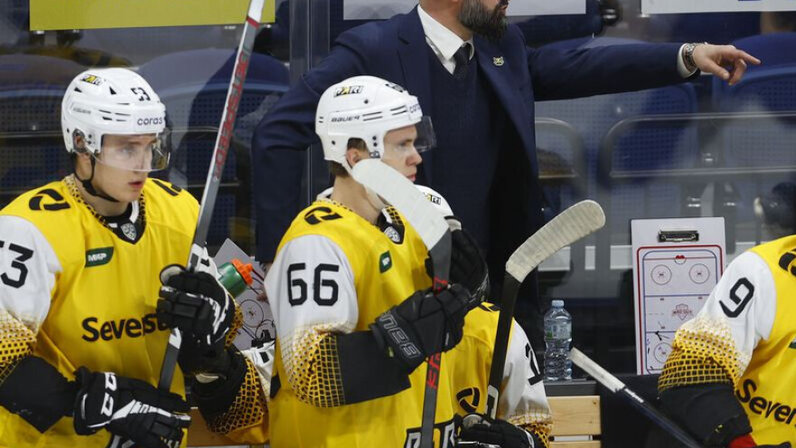 Как сыграла сибирь сегодня. Сибирь металлург магнитогорск. Победа хк сибирь динамо. Сибирь против металлурга. Как сыграла сибирь сегодня.