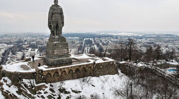 памятник советскому солдату в болгарии алеша. памятник алёше в болгарии. резекне памятник алеше. резекне памятник алеше. памятник алёше в болгарии 2022.