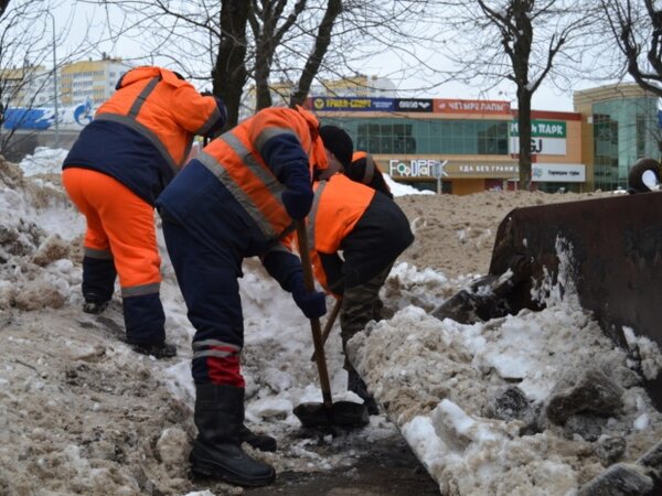 Вода проспект строителей. Минская 32 апрель энгельс. Горный ключ новокузнецк вода. Затопило улицу смешно. Пр строителей 19 владимир.