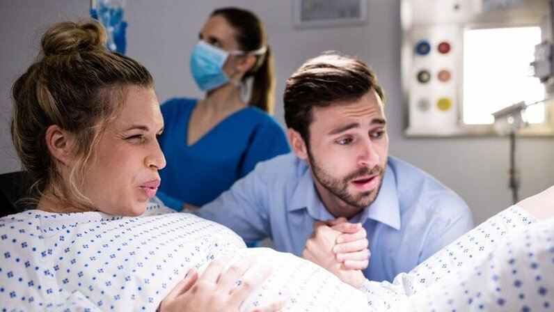 Обезболивание родов. Родишь пройдет. Родишь пройдет. Родишь пройдет. Вертикальные роды партнерские.