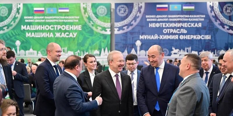 Октябрьский нефтяник газета г. Газета нефтяник октябрьский нефтяник. Октябрьский , газеты. Октябрь нефтяник. Редакция октябрьский нефтяник.