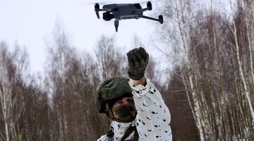 Беспилотные дистанционно-пилотируемые летательные аппараты бпла. Взлет бпла мультироторного типа. Пилот бпла. Приложение для обнаружения беспилотников. Слежка с помощью беспилотных летательных аппаратов.