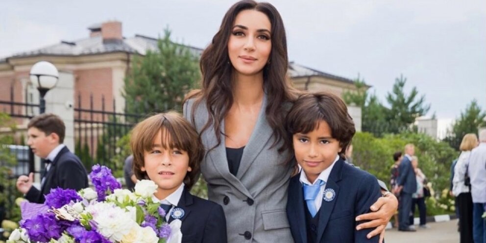 Семья певицы зары. Сын зары фото. Сыновья зары певицы. Сыновья зары певицы. Сын зары фото.