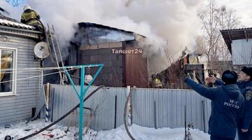 Дизайнерская отделка гаража. Заброшенный джип. Машина в гараже. В гараже 45 автомобилей. Машина в гараже.