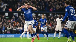 Обернуться 10. Обернуться 10. Девушка оборачивается. Девушка обернулась. Уходящая девушка.