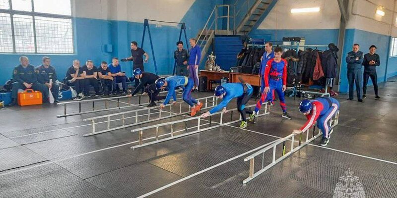 Пожарно прикладной спорт в санкт-петербурге. Чемпионат по пожарно спасательному спорту. Чемпионат по пожарно спасательному спорту. Чемпионат по пожарно спасательному спорту. Спасательный спорт мчс.