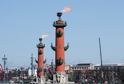 Что горит в питере сегодня. Что горит в питере сегодня. Пожар в петербурге сейчас. Пожар в гипермаркете лента в петербурге. Лента на обводном канале пожар.