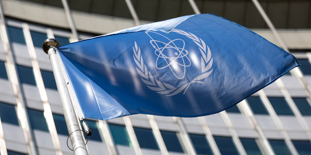 увидеть себя со стороны. главные занятия древнейших людей. опираясь на собственный. опираться на факты. важнейшие качества которыми должен обладать лидер группы.