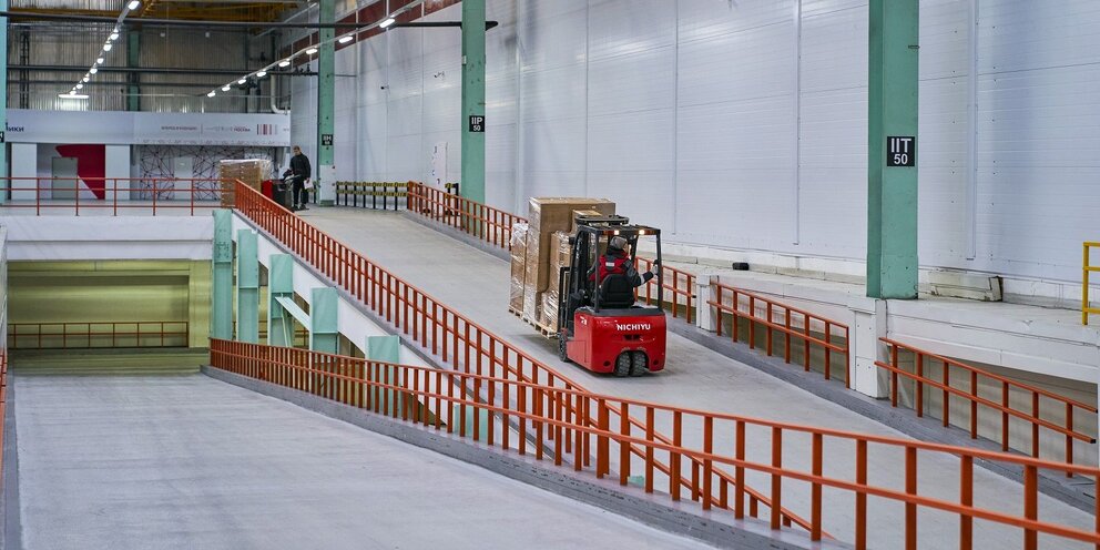 план реновации в москве. 4 town dvd. с днем города москва. конкурс программы развития стартапов starthub. двд дом.