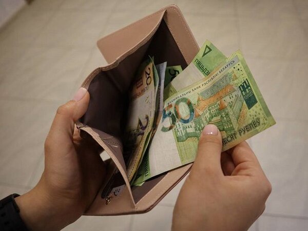 рубль-плата 1725. монета плата 1726 года. платы в рублях из года. иностранная валюта. квадратный медный рубль екатерины 1.