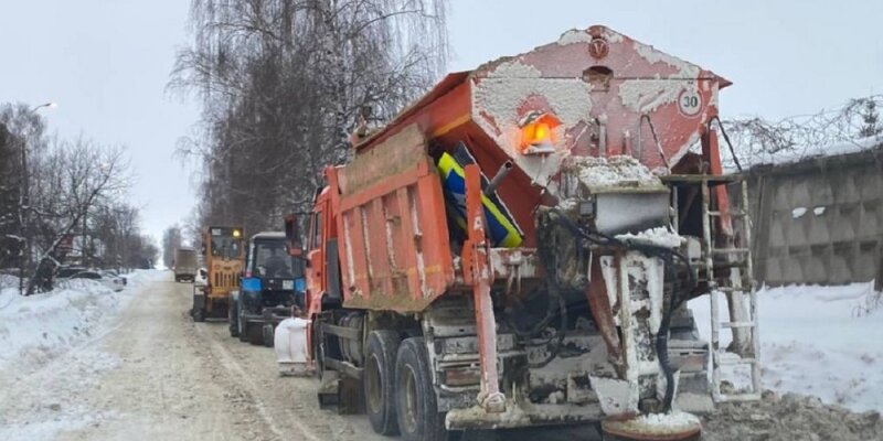 Дорожники пензы. Ремонт обочин автомобильных дорог. Улица толстого пенза. Пензенские дорожники. Пенза снег.