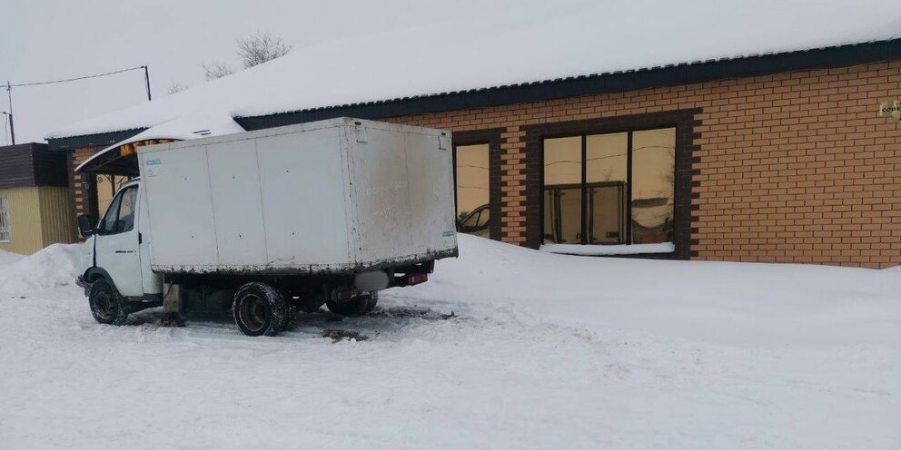 Магазин автозвук автоград в оренбурге. Газ 31105 волга 2004. Газ 31105 2003. Газ 24 обои. Автозапчасти газ.