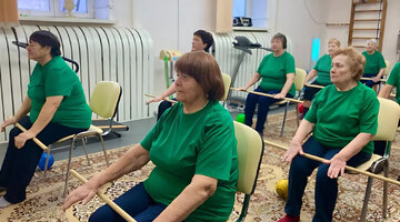 социальная работа. проекты для пожилых людей. забота о пожилых людях. сиделка для пожилого человека. социальные службы для пожилых людей.