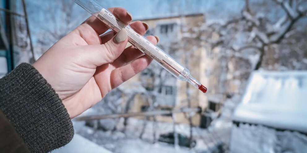 Оттепель зимнее явление природы. Почему во время снегопада температура повышается. Что такое метель презентация для детей. Загадки про тепловые явления. Условия образования оледенения.