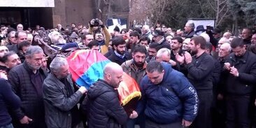 в последний путь провожаем. стих в последний путь. светлая дорога. песня в последний путь. проводить в последний путь.