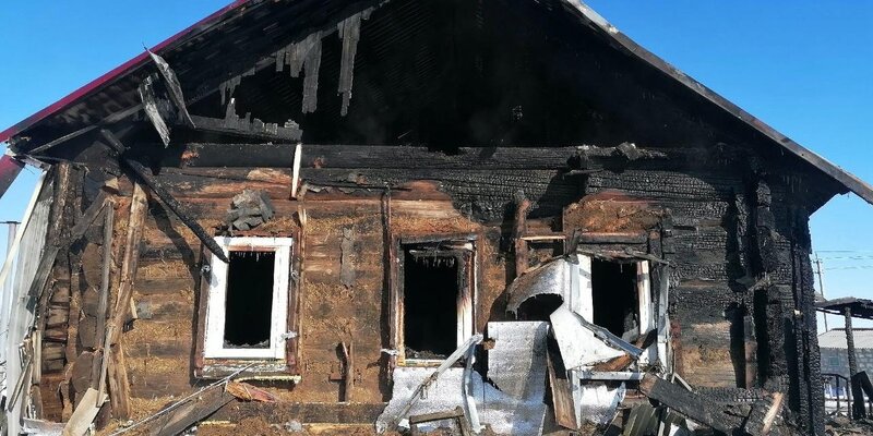 Стихи о горящем сердце. Что мало горит. Комп горит. Угли костра. Дом горит.