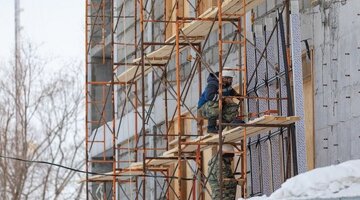 Чертеж монтаж стойки стальной каркас. Схема монтаж стеновых панелей промышленного здания. Схема производства работ панельного здания. Схема монтажа каркасно панельного здания. Схема монтаж плит покрытия одноэтажного промздания.