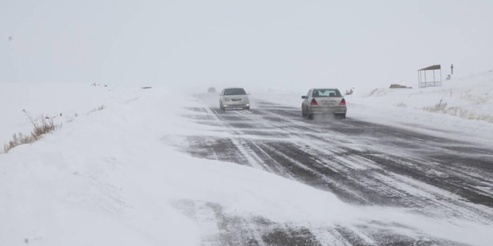 трасса закрыта. трасса м 4 снегопад. снегопад в краснодарском крае. снегопад на трассе м4 дон сейчас. трасса м 4 снегопад.