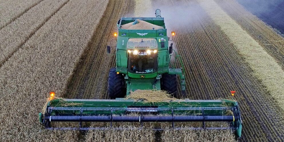 весенне полевые работы. весенние полевые работы. секторы сельского хозяйства. весенние полевые работы. т 150 зеленый боронит поле.