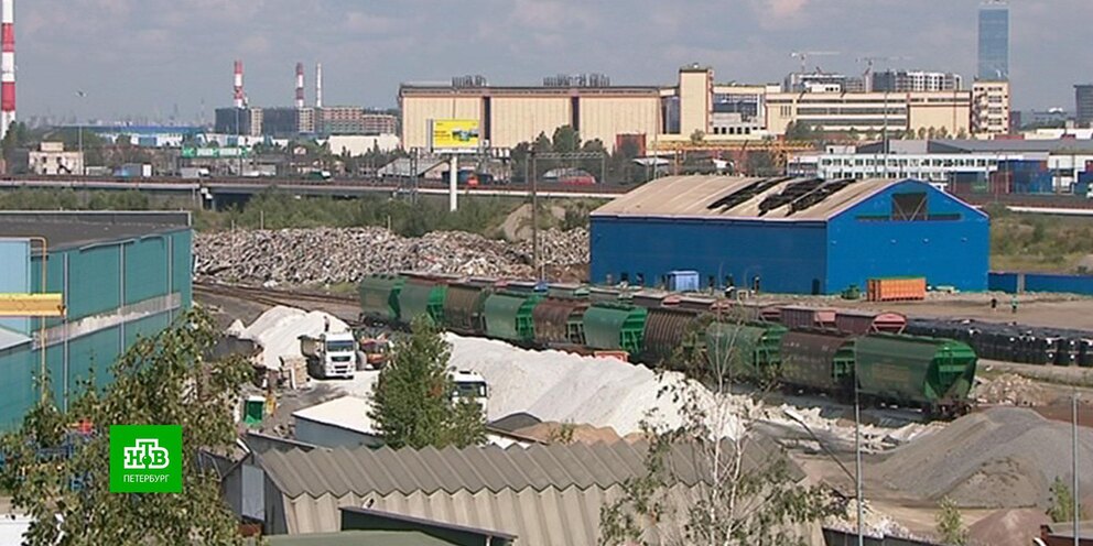 Человек вдыхает пыль. Вдохнул пыль. Влияние загрязнения воздуха на здоровье человека. Вредная пыль. Вдыхание пыли.