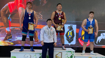 Стряхнуть семена из четырех пяти стручков. Фасоль спаржевая вигна семена. Редька плод стручок. Фасоль спаржевая вьющаяся. Вигна бобы.