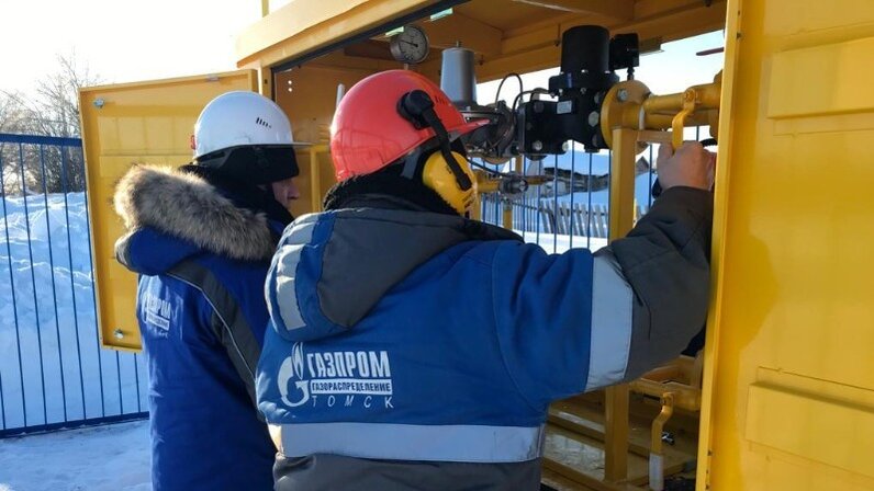 Опоры скользящие для трубопроводов теплосети. П образный компенсатор ппу. П трубопровод. П образный компенсатор для труб ппу изоляции. П трубопровод.