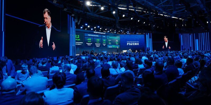 Наставничество. Офисный работник. Корпоративное общение. Коллектив в офисе. Человеческие возможности.