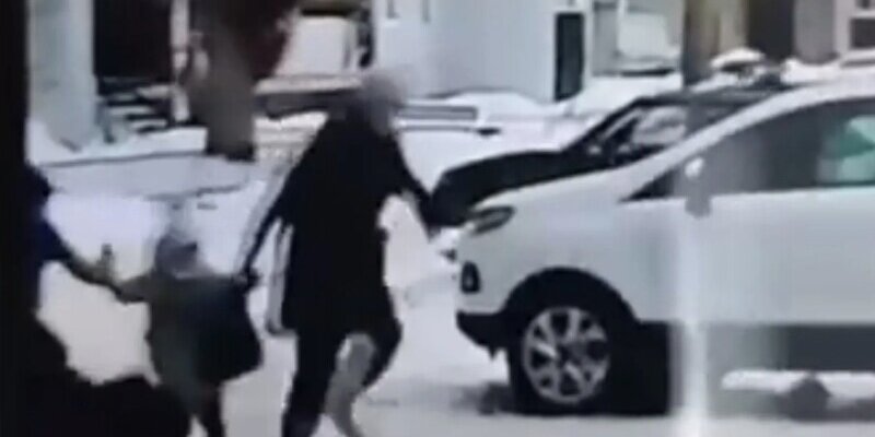 На улице воронежа девушка. На улице воронежа девушка