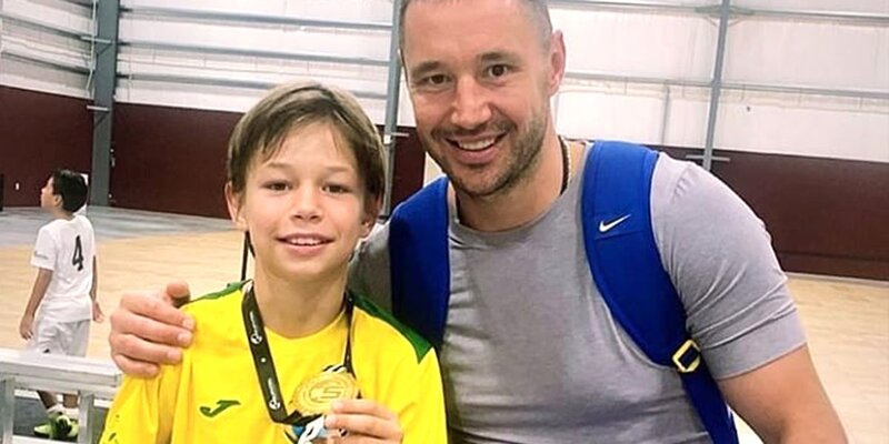 фаворит команда невинномысск. футбольная команда школы. футбольная команда школы. школьная футбольная команда. футбол в школе.