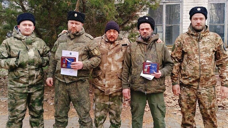 Доблесть честь отвага мужество. Картинка доблесть мужество отвага. Эмблема отвага. Доблесть мужество отвага. Эмблема отвага.