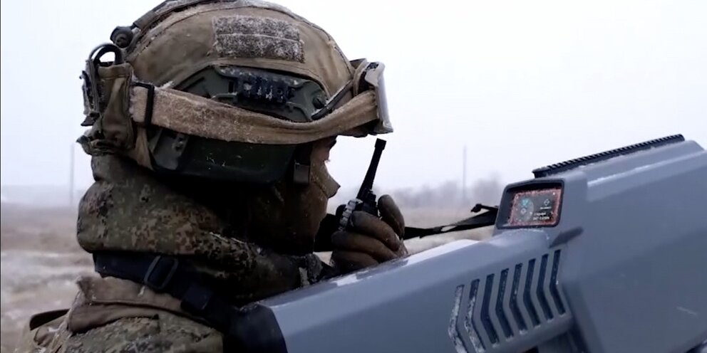 дроны убийцы мульт. террор дрон red alert. дроны убийцы murder drones. дроны-убийцы энн. дроны убийцы игра 18.