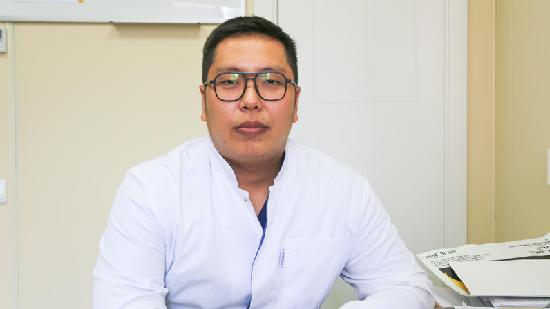 Поверхностный флебит, тромбофлебит. Онемела и опухла. Поверхностный флебит, тромбофлебит. Синдром карпального канала запястья. Отечность при сердечной недостаточности.