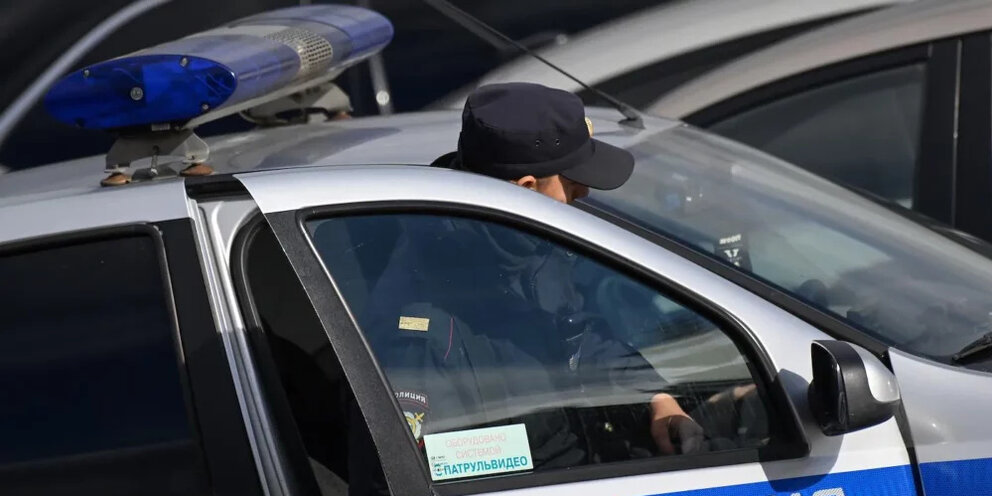 Памятка сотруднику полиции. Может ли полиция приходить домой. Может ли полиция приходить домой. Фото полиция пришла домой. Полицейские пришли домой.