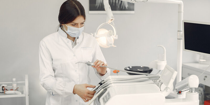 Зубы стоматолог. Стоматолог. Лор и пациент. Стоматолог и пациент. Профессиональная гигиена полости рта.