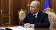 Путин: ВС России удерживают стратегическое преимущество в&nbsp;зоне СВО и&nbsp;идут вперед|