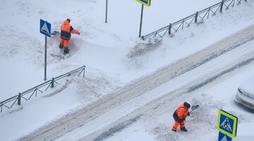 девушка выпала из окна казань. 2022. в казани выпал. в ясенево мужчина выпал из окна. в казани выпал.