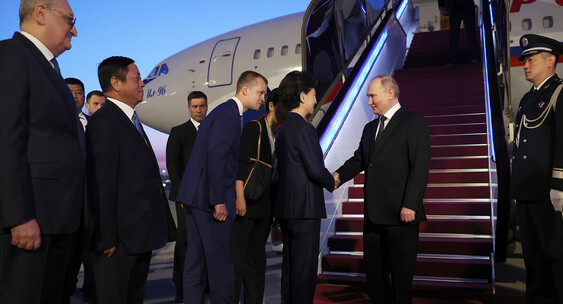 https://avatars.dzeninfra.ru/get-ynews/271828/62f7063773a3e335820af46ae3430b23/563x304