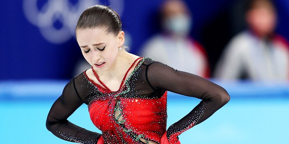 Придумай название для предметов и животных собранных вместе. Придуманные элементы. Стилизованные природные формы. Необычные буквы. Векторные логотипы.