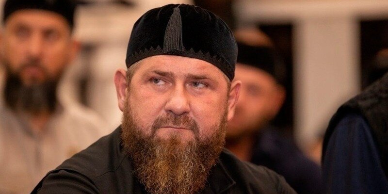 патриот кадыров. президент рамзан кадыров 2023г. рамзан кадыров 2023. кадыров чиновникам. кадыров на заседании.