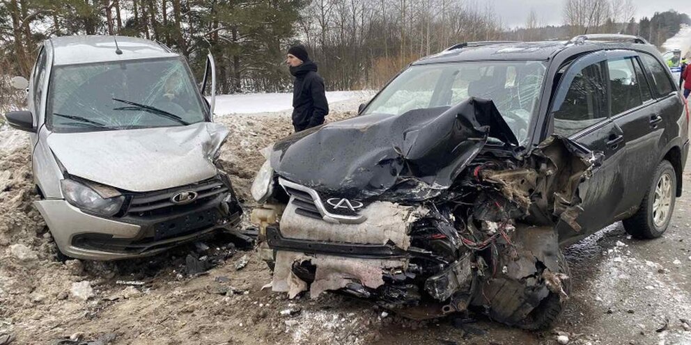 иж ижевский автомобильный завод. авторынок глазов. автомобили г ижевск. конвейер автоваз 2000. ижевск, камбарская улица, 49.